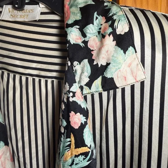 Vintage Victoria's Secret Black and Cream Striped Gold Label Silk Lounge Shirt - Picture 2 of 5